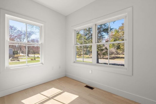 7 Nelson Road, Burlington, MA 01803