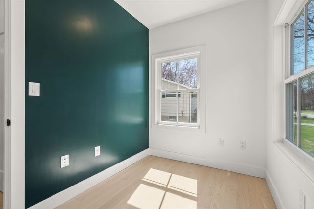 7 Nelson Road, Burlington, MA 01803