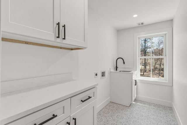 7 Nelson Road, Burlington, MA 01803