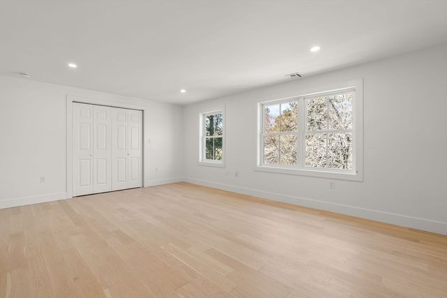7 Nelson Road, Burlington, MA 01803