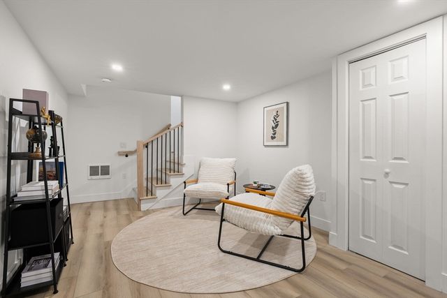 7 Nelson Road, Burlington, MA 01803