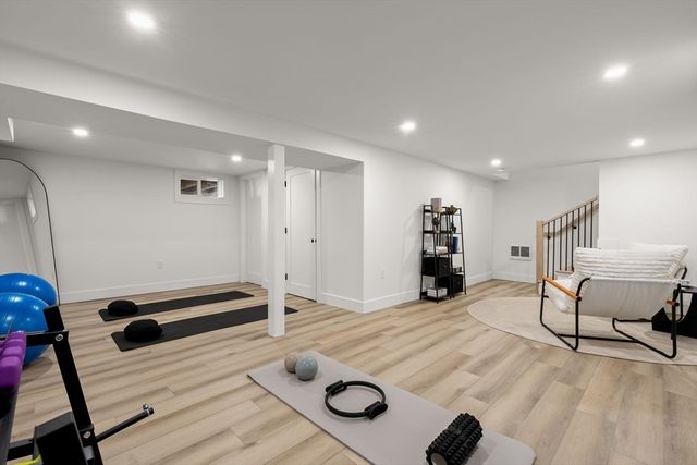 7 Nelson Road, Burlington, MA 01803