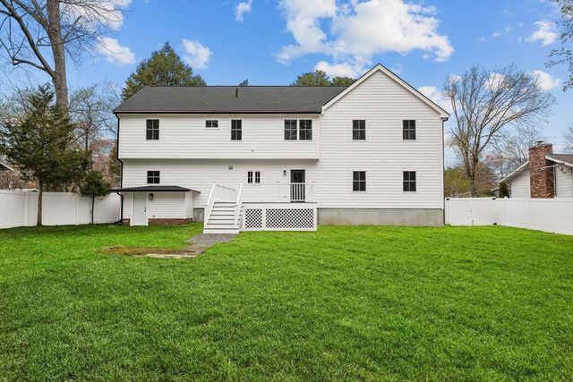 7 Nelson Road, Burlington, MA 01803