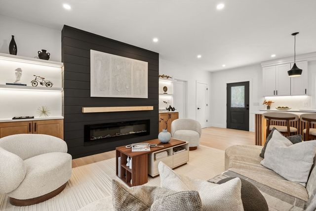 7 Nelson Road, Burlington, MA 01803