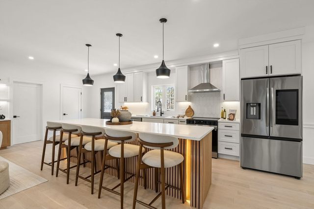 7 Nelson Road, Burlington, MA 01803