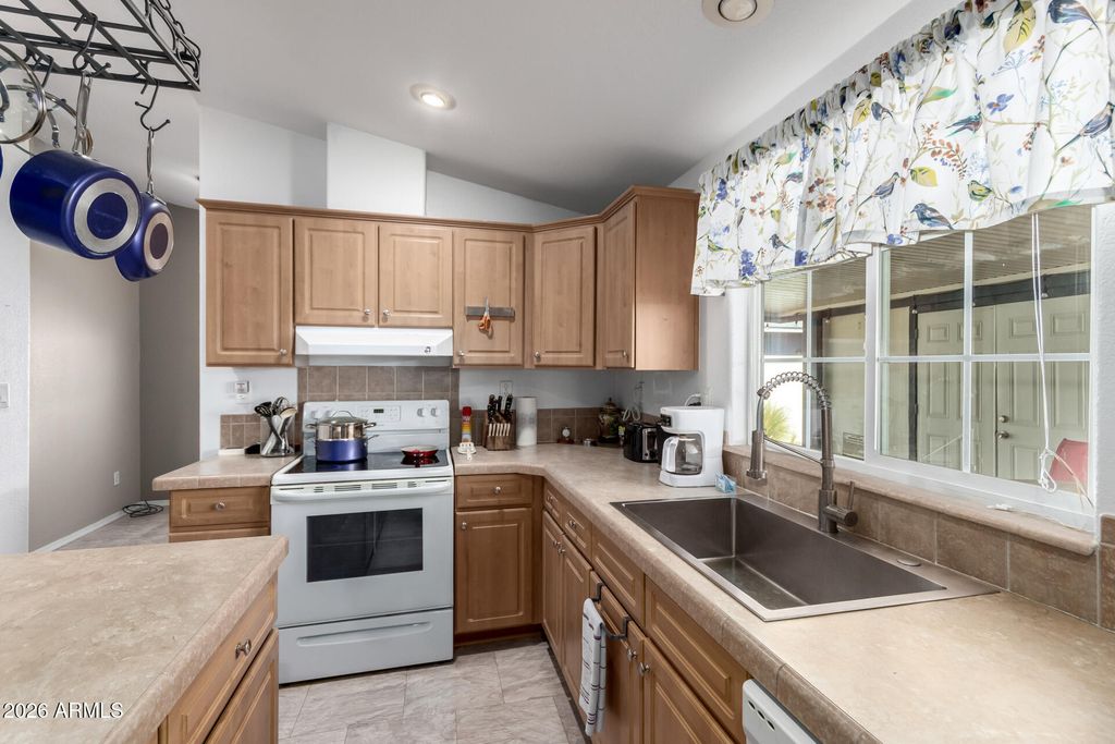 Image 10 of property listing at 201 S GREENFIELD Road 166, Mesa, AZ 85206