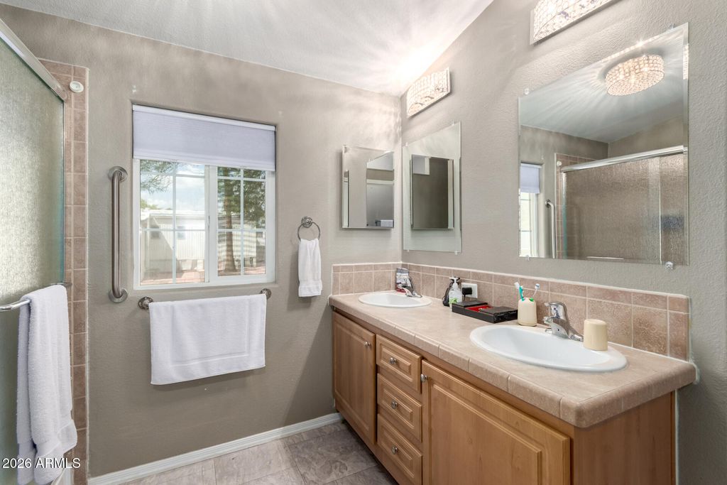 Image 5 of property listing at 201 S GREENFIELD Road 166, Mesa, AZ 85206