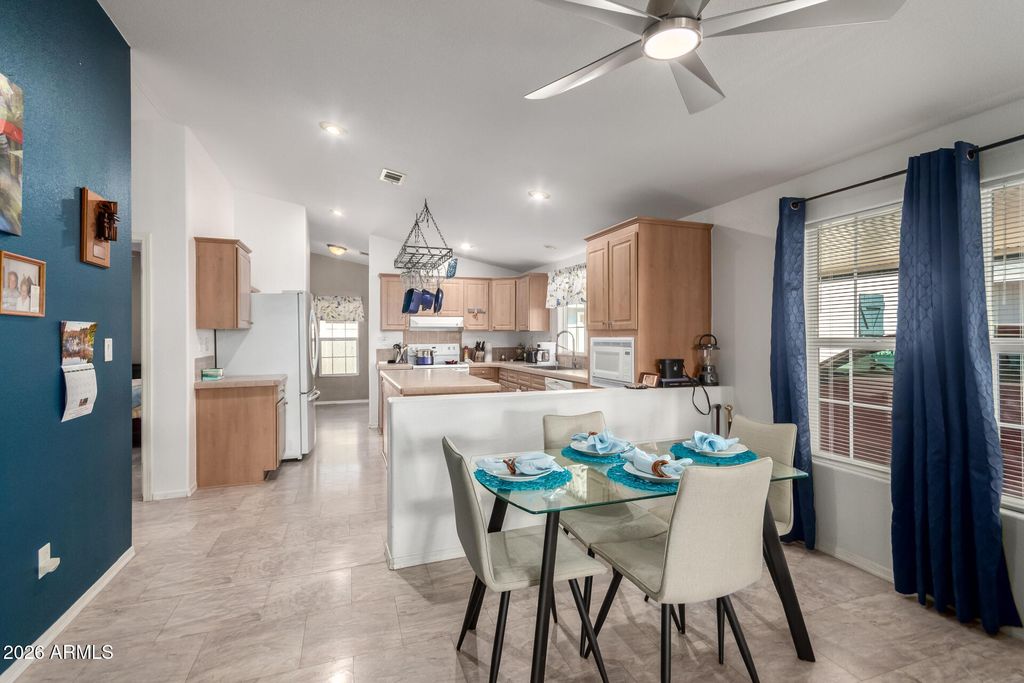 Image 8 of property listing at 201 S GREENFIELD Road 166, Mesa, AZ 85206