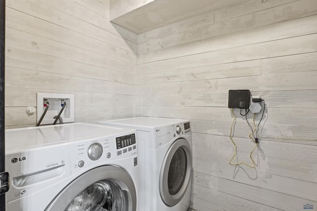 1561 ADDISON AVE, Rapid City, SD 57702