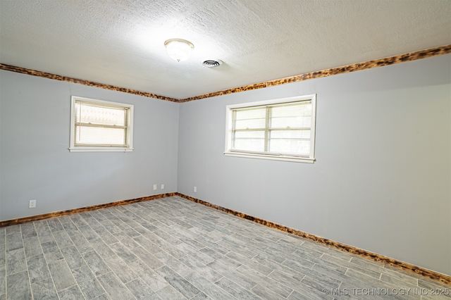 104 Laurel Place, Bartlesville, OK 74003