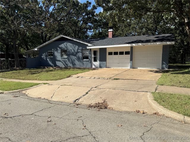 104 Laurel Place, Bartlesville, OK 74003