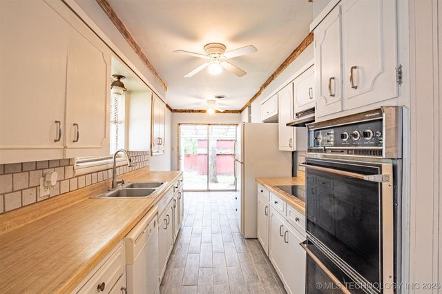 104 Laurel Place, Bartlesville, OK 74003