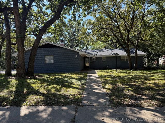 104 Laurel Place, Bartlesville, OK 74003