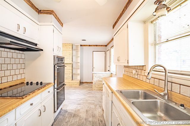 104 Laurel Place, Bartlesville, OK 74003