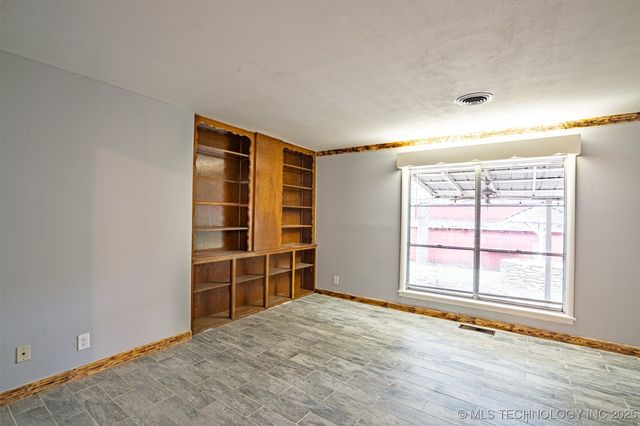 104 Laurel Place, Bartlesville, OK 74003