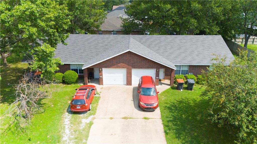 1533 Shannon Street A & B, Springdale, AR 72764