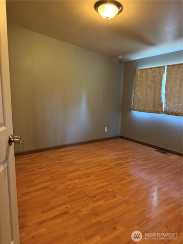 9804 S 252nd Street, Kent, WA 98030