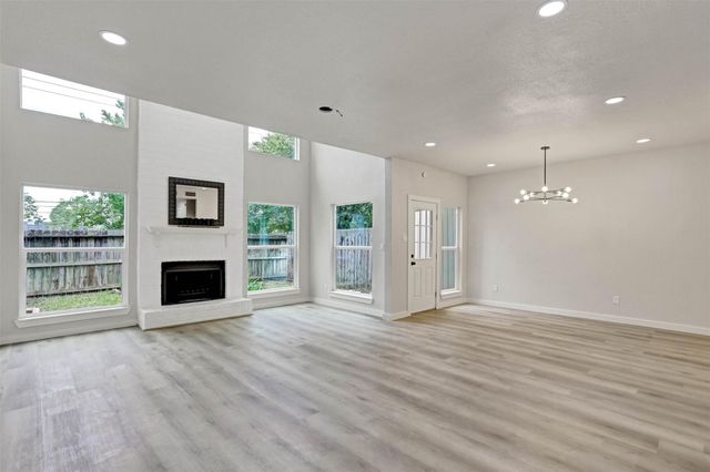 880 Tully Road 3, Houston, TX 77079