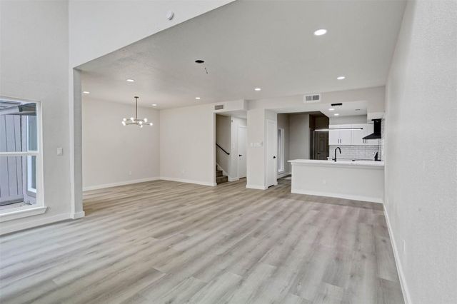 880 Tully Road 3, Houston, TX 77079