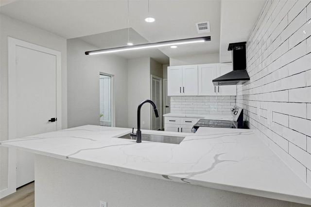 880 Tully Road 3, Houston, TX 77079