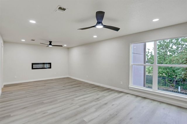 880 Tully Road 3, Houston, TX 77079