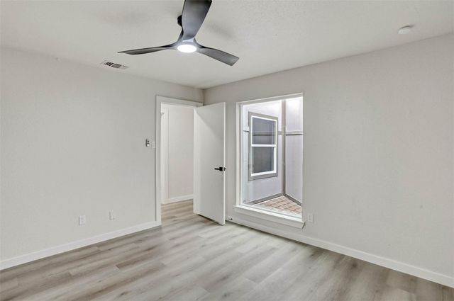 880 Tully Road 3, Houston, TX 77079