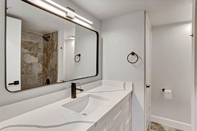 880 Tully Road 3, Houston, TX 77079