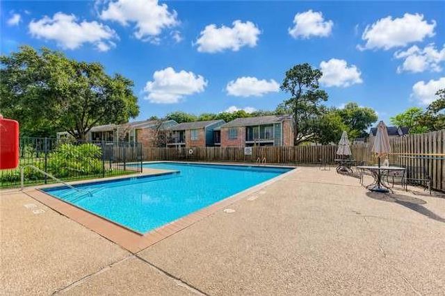 880 Tully Road 3, Houston, TX 77079