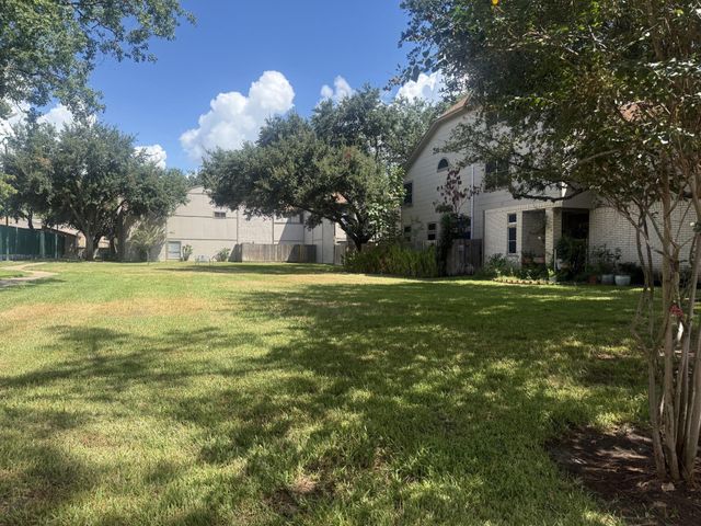 880 Tully Road 3, Houston, TX 77079