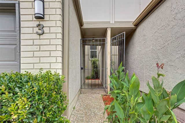 880 Tully Road 3, Houston, TX 77079