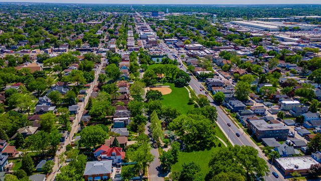 1032 S Maple Avenue, Oak Park, IL 60304