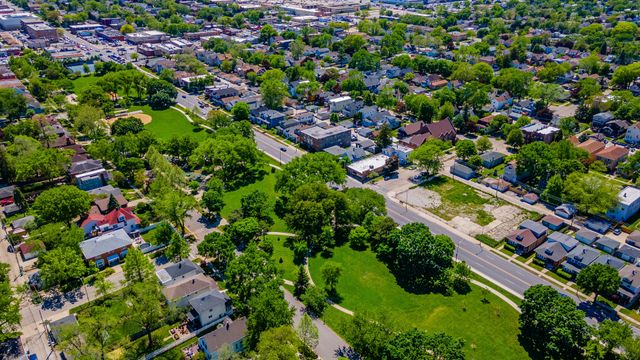 1032 S Maple Avenue, Oak Park, IL 60304