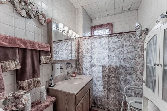1032 S Maple Avenue, Oak Park, IL 60304