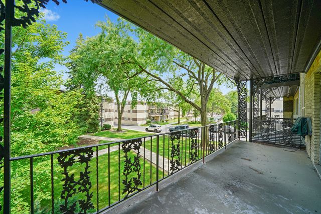 915 8th Avenue 4, La Grange, IL 60525