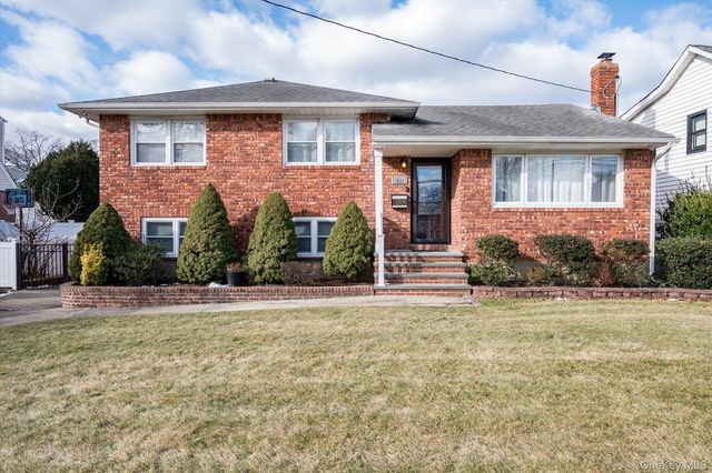 844 Arthur Street, West Hempstead, NY 11552