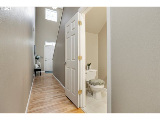 5584 Ne CADDIS Dr, Hillsboro, OR 97124