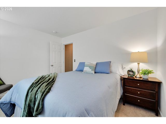 5584 Ne CADDIS Dr, Hillsboro, OR 97124