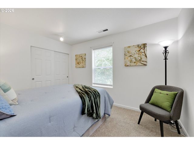 5584 Ne CADDIS Dr, Hillsboro, OR 97124
