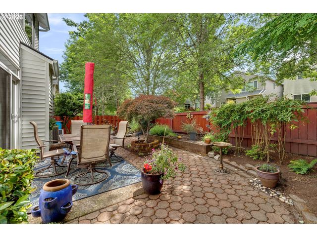 5584 Ne CADDIS Dr, Hillsboro, OR 97124