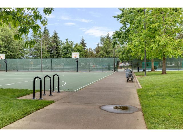 5584 Ne CADDIS Dr, Hillsboro, OR 97124