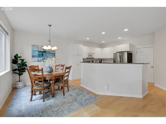 5584 Ne CADDIS Dr, Hillsboro, OR 97124