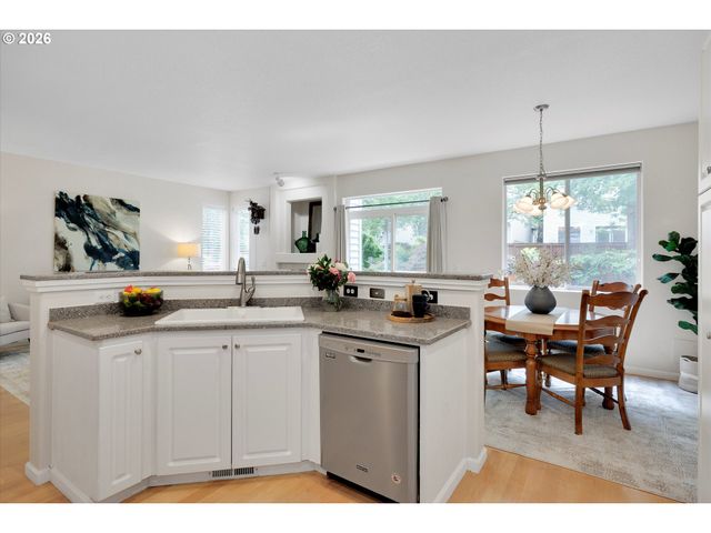 5584 Ne CADDIS Dr, Hillsboro, OR 97124