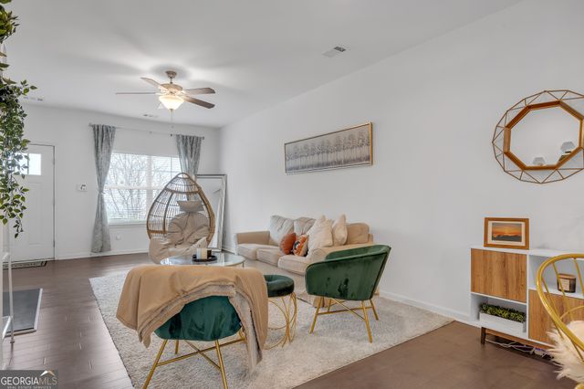 909 Ambient Way SW, Atlanta, GA 30331