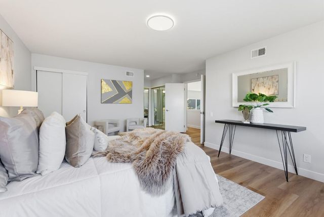 901 Swan Street, Foster City, CA 94404