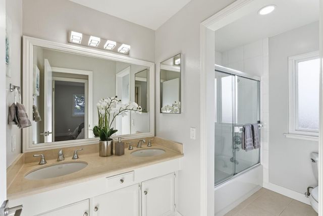 901 Swan Street, Foster City, CA 94404