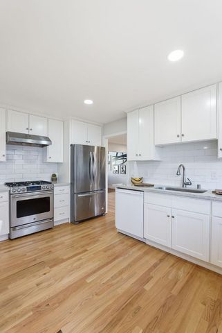 901 Swan Street, Foster City, CA 94404