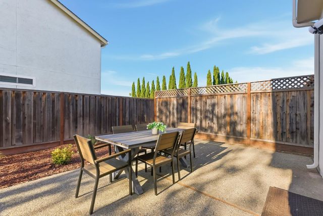 901 Swan Street, Foster City, CA 94404