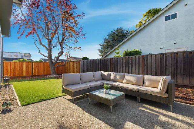 901 Swan Street, Foster City, CA 94404