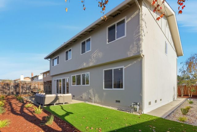 901 Swan Street, Foster City, CA 94404