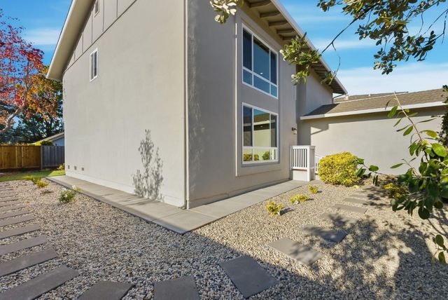 901 Swan Street, Foster City, CA 94404